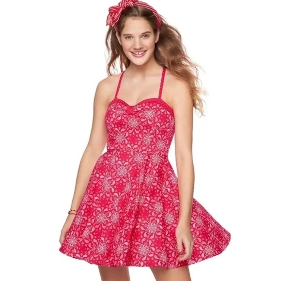 Her Universe Dresses & Skirts - Her Universe Captain America 75th Anniversary Marvel dress Red Paisley